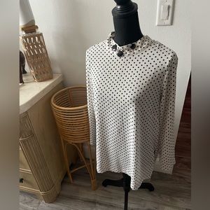 Long sleeve a neck blouse